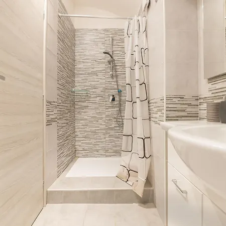 9 Minutes From Termini - Loft With Free Wi-fi And Netflix Appartamento Roma