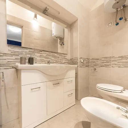 9 Minutes From Termini - Loft With Free Wi-fi And Netflix *