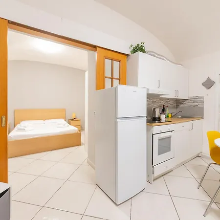 Appartamento 9 Minutes From Termini - Loft With Free Wi-fi And Netflix *
